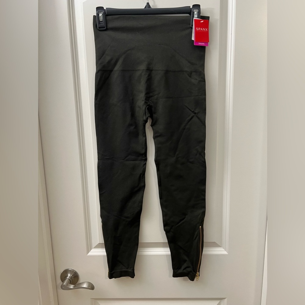 Olive green Spanx leggings